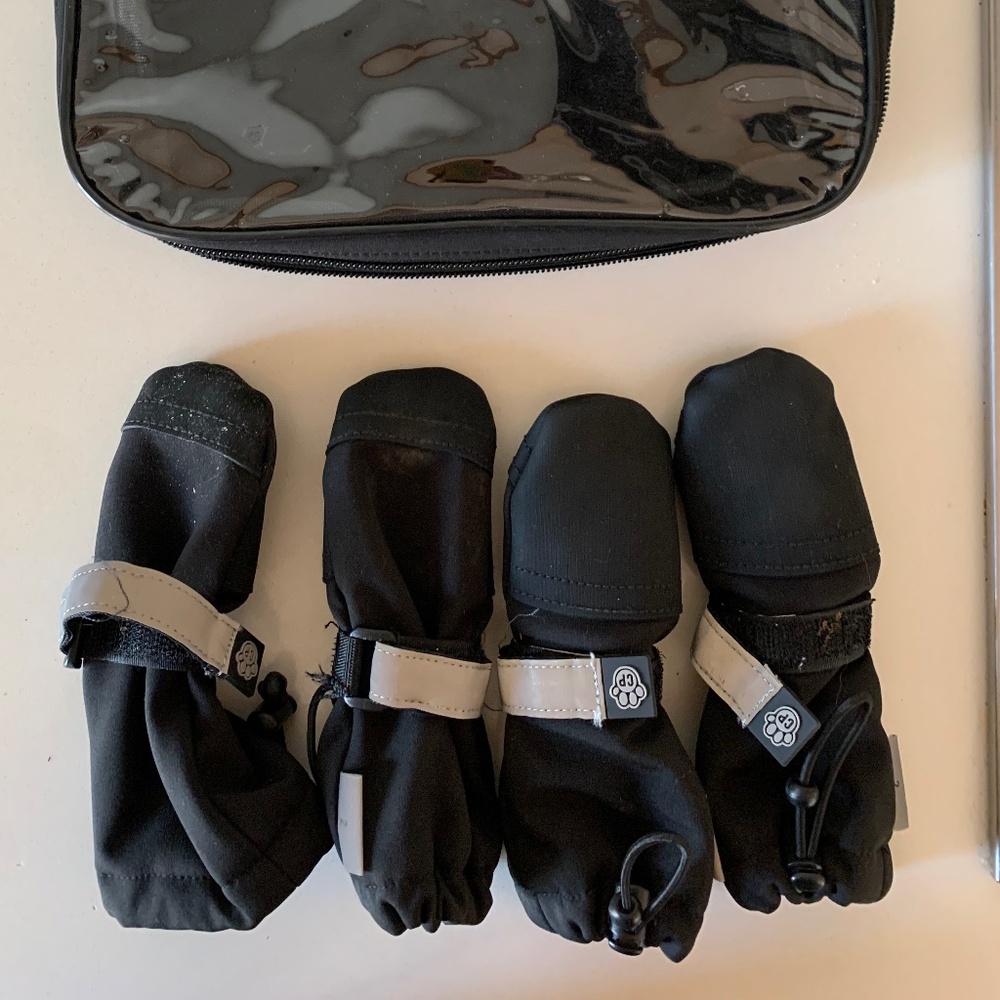 Canada Pooch Soft Shield Dog Boots Size 2